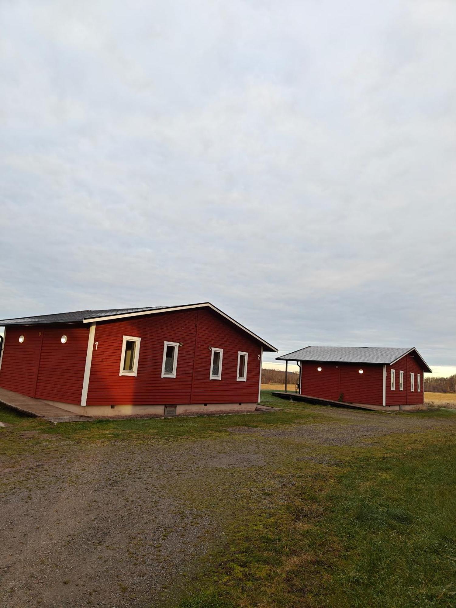 Utanfoer 2 * Skövde